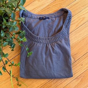 👚* 3/$10 deal! GAP Knitted T-Shirt Top Long Sleeves Women’s XS Gray Scoop Neck